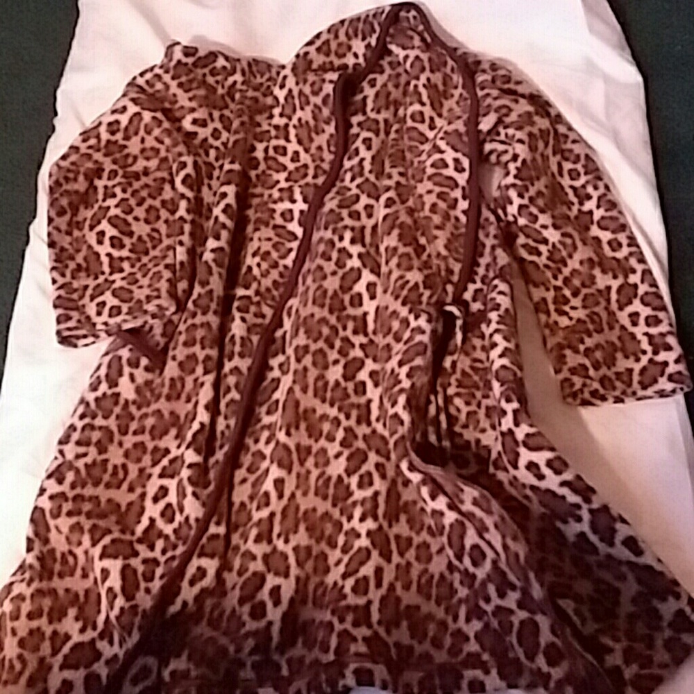 Girls leopard print bathrobe